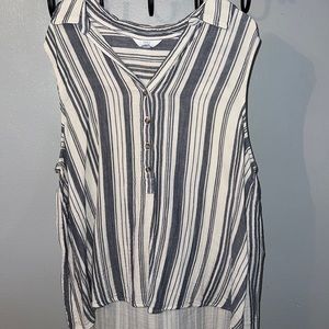 Sleeveless button up top